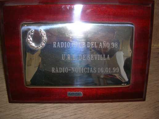 Trofeo Mejor Radio Club año 1998 entregado por Radio Noticias.
